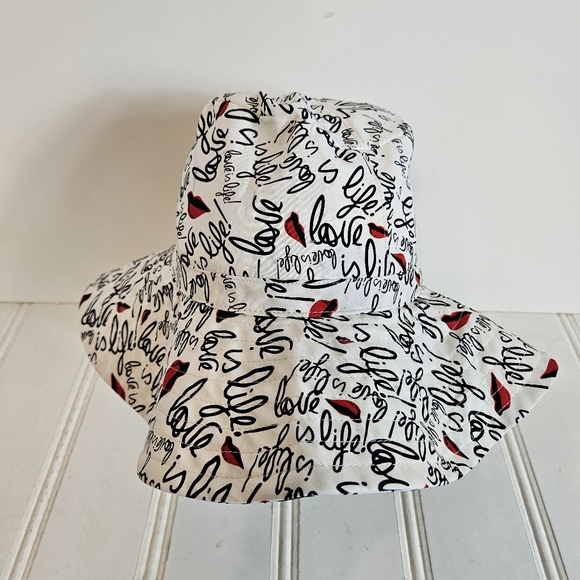 DVF Love Is Life Floppy Sun Hat Wide Brim Graphic Lips Lightweight NWT main image 8